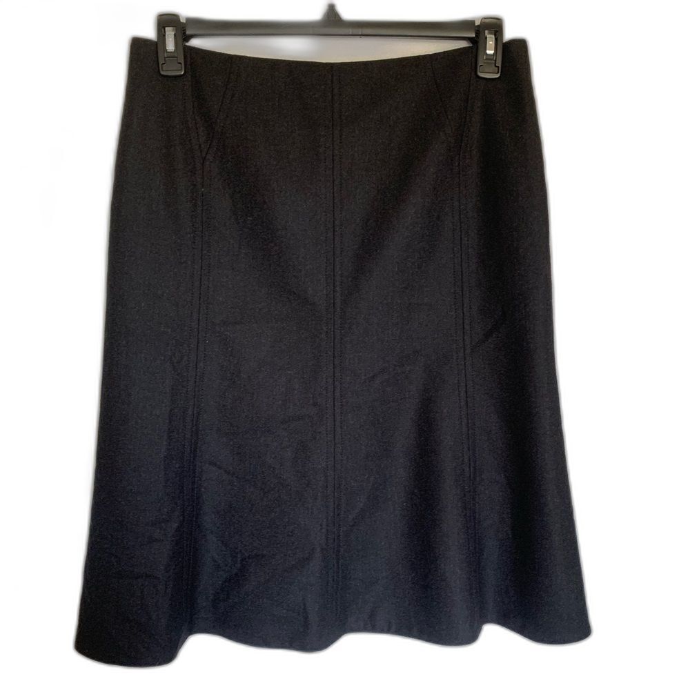 Akris Punto Black A Line Skirt 100% Wool size 10 Classic Business Casual